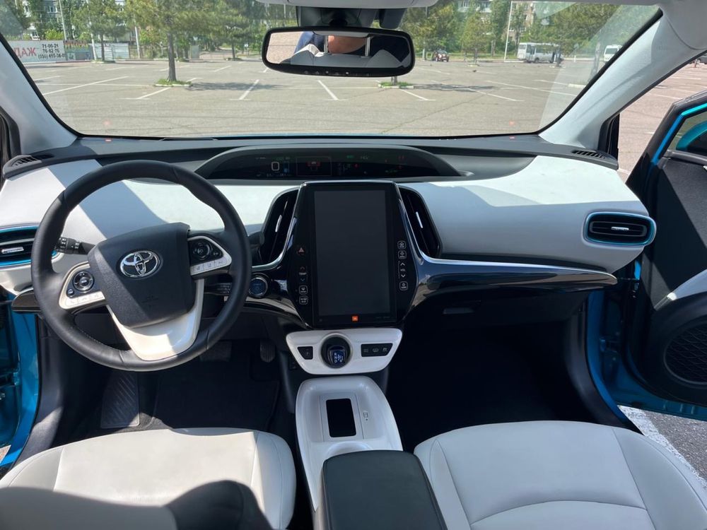 Toyota Prius prime 2017 Plug-in