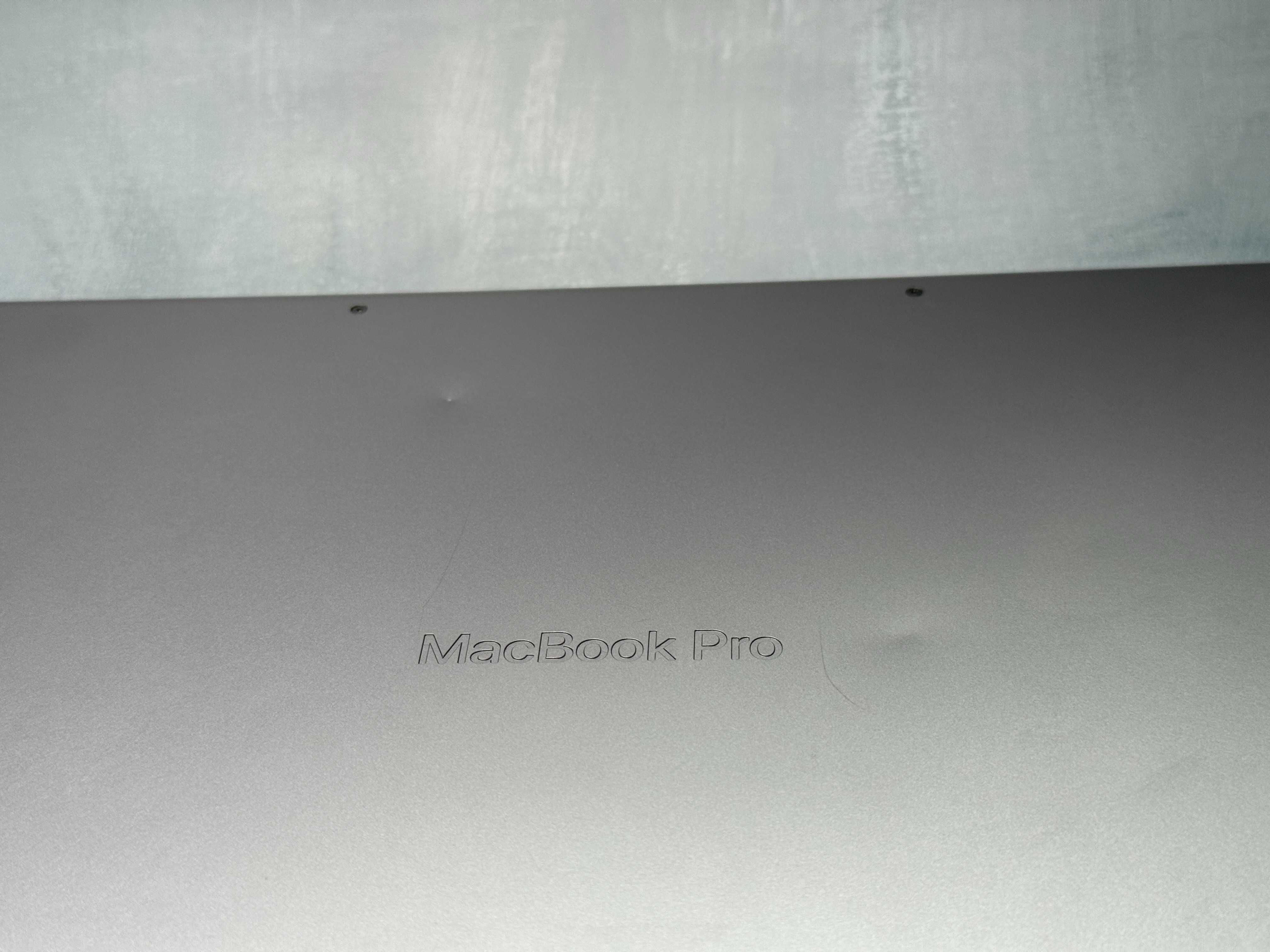 MacBook Pro 16” 2021 M1 Pro 32GB RAM
