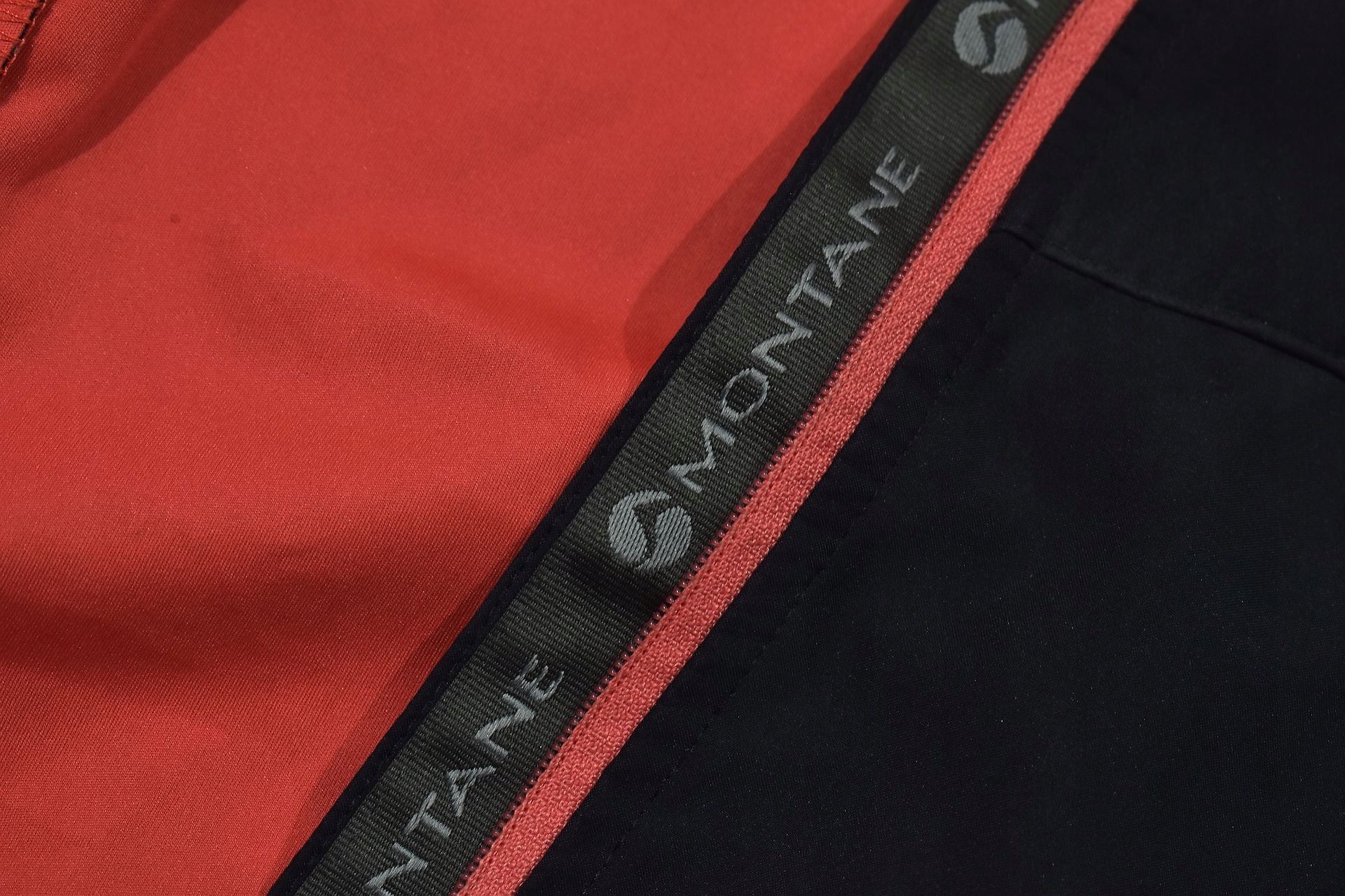 Montane Trekkingowa Kurtka Cienki Softshell / 38
