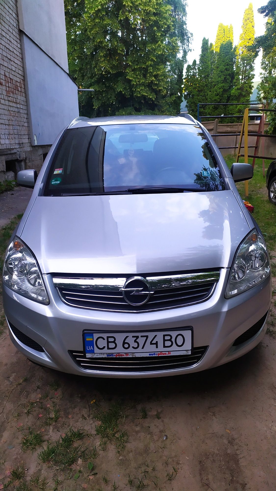 Продам Opel Zafira B 2009 1.8