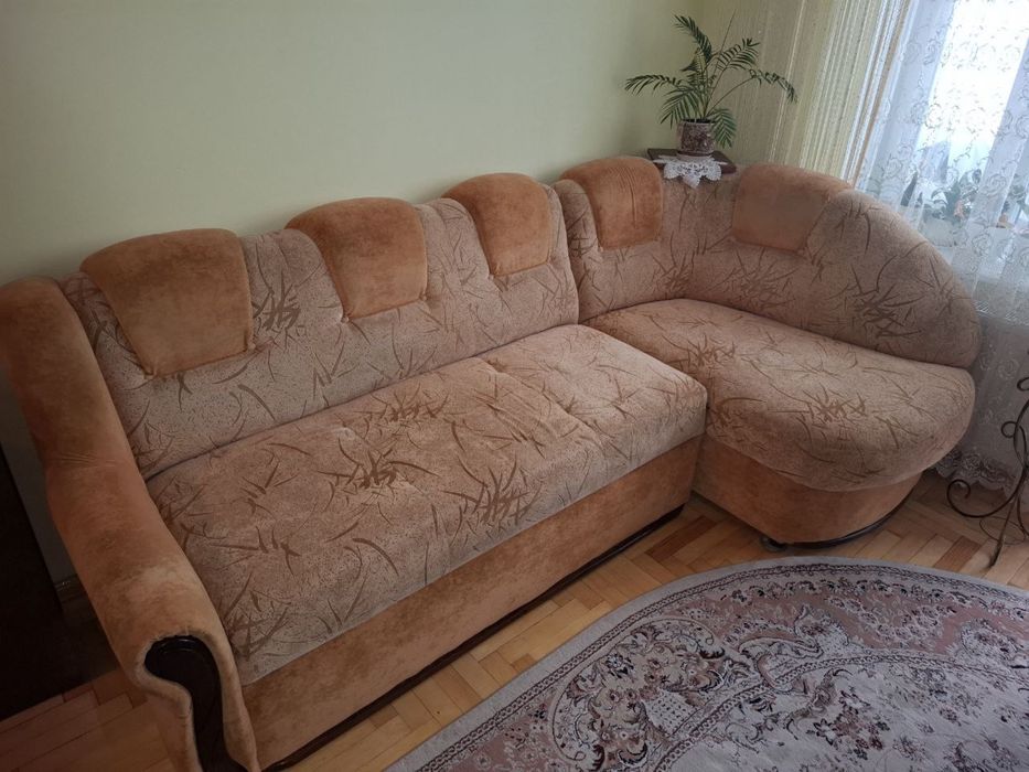 Продам диван в хорошому стані