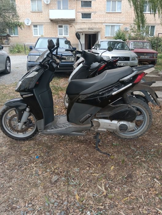 Aprilia sportsity 250