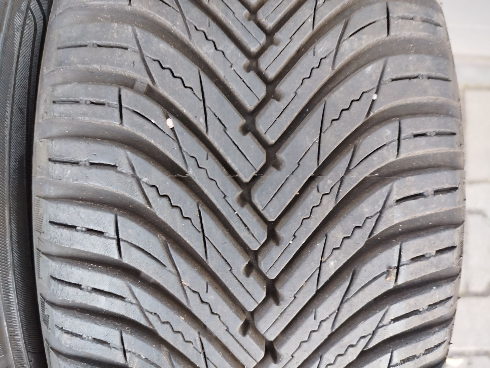 Opony całoroczne Maxxis 195/50R15