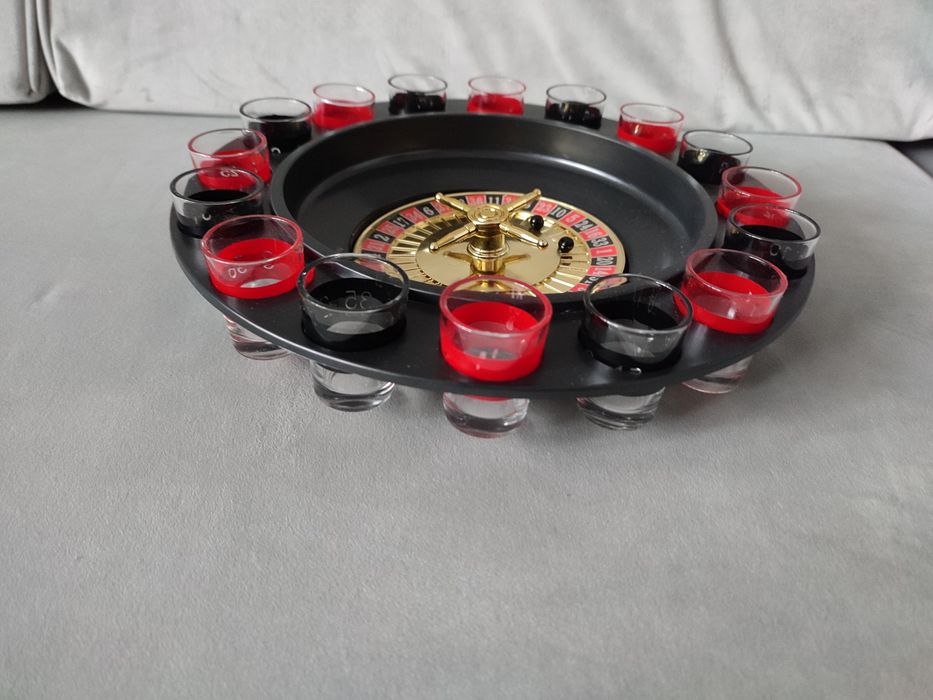 Gra ruletka z kieliszkami do alkoholu godula