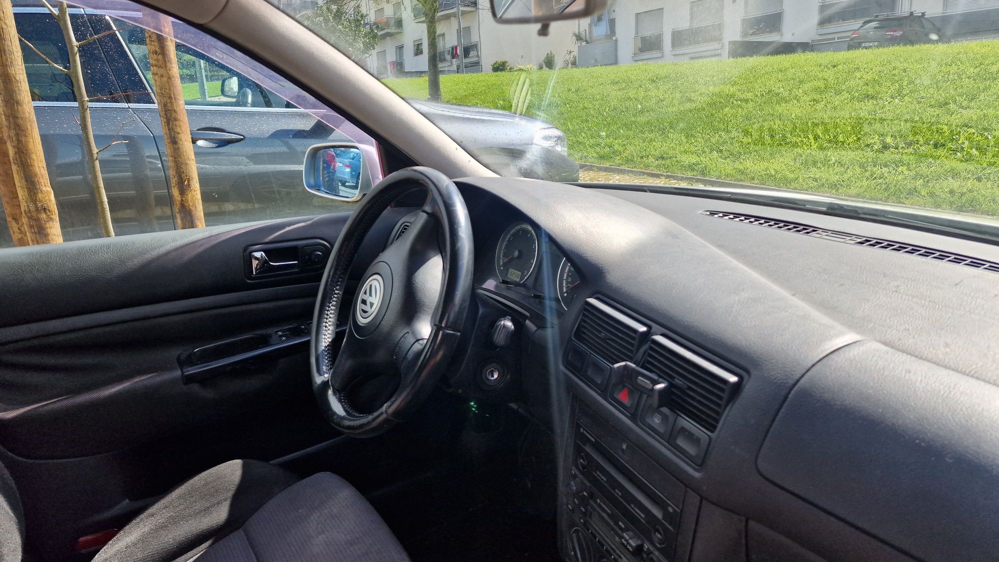 Vendo VW Golf 180 000 km