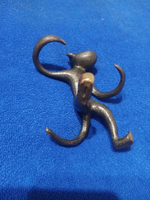 Бронзова статуетка