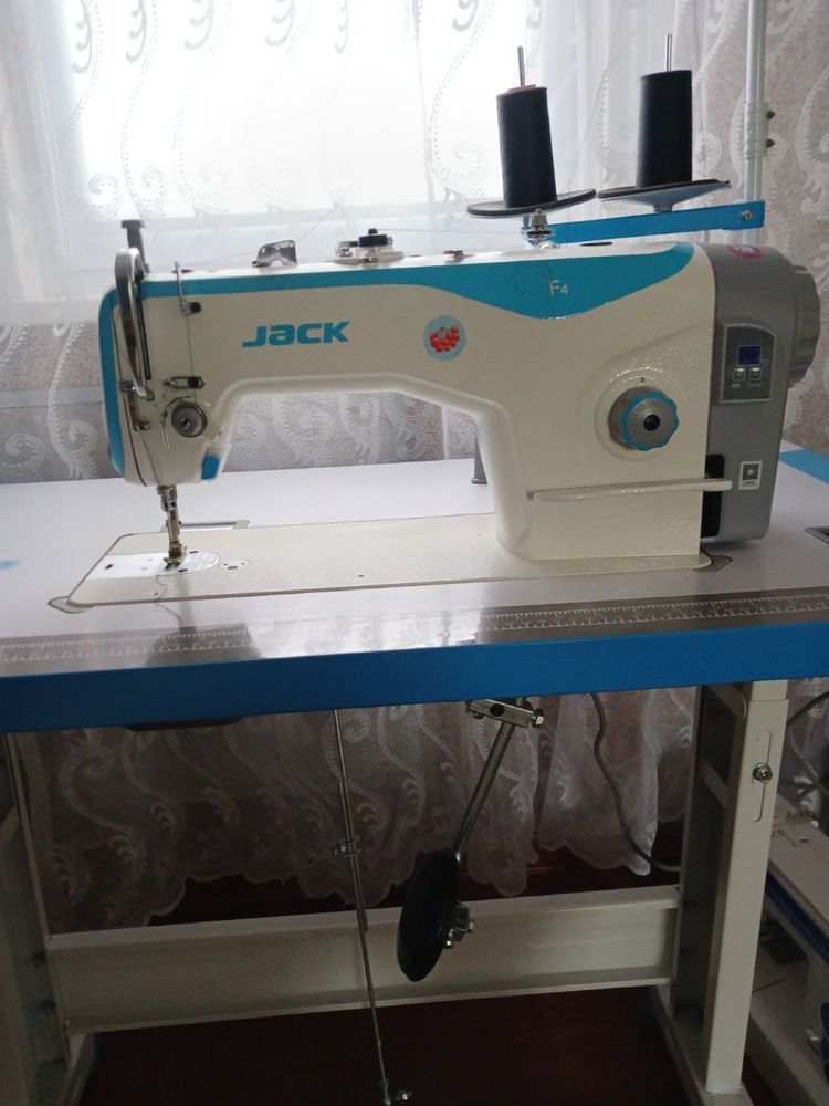 Швейна машинка Jack F4-7