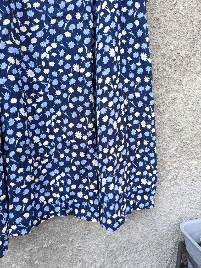 Spódniczka midi granatowa w kwiaty z wiskozy 48