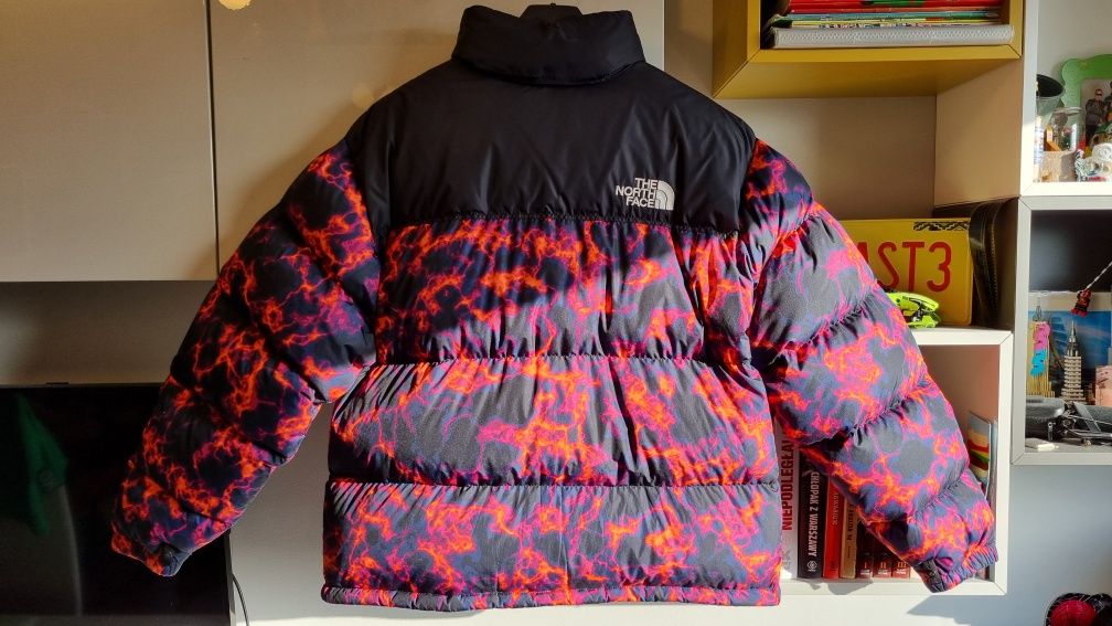 Kurtka The North Face 1996 Retro Nuptse Lava Camo Print L