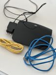 Router wifi ZTE z kablami