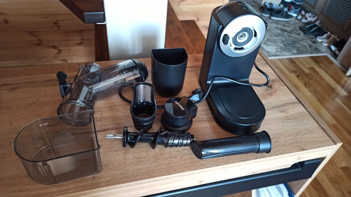 Соковитискач шнековий Philips HR1889