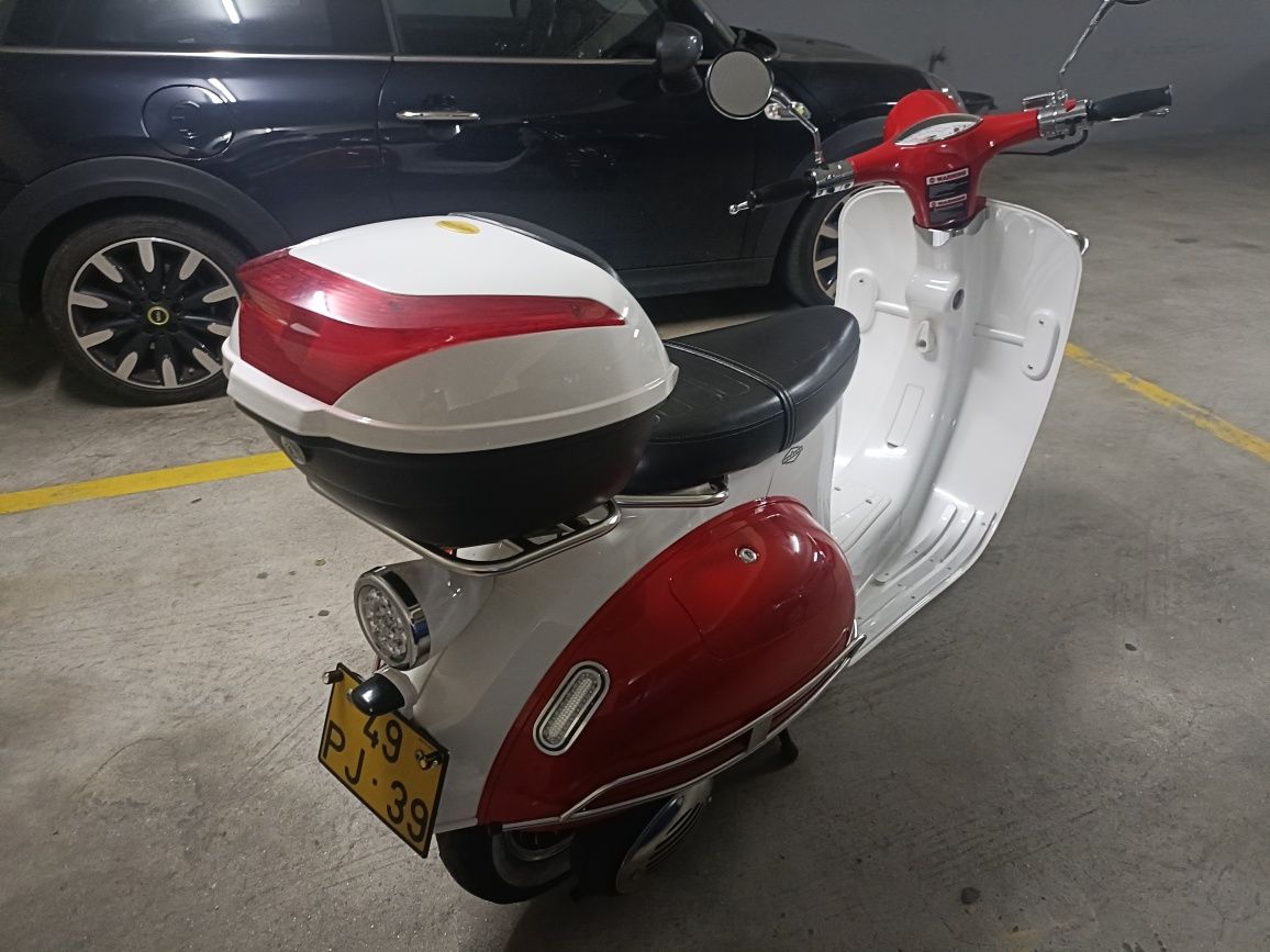 Scooter Ajs modena (estilo vespa)