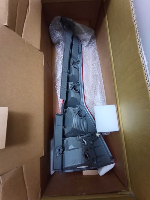 Продам задній лівий ліхтар Хонда срв