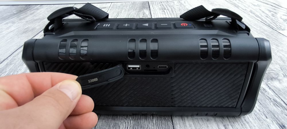 Nowy Głośnik mobilny W-KING D8 mini, Bluetooth, NFC, wodoodporny