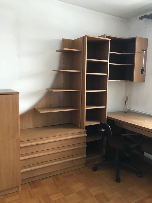 Szafa, 2 półki wiszące, regał z półkami, 2 komody z szufladami, szafka