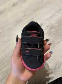 Продам кросівки дитячі Nike