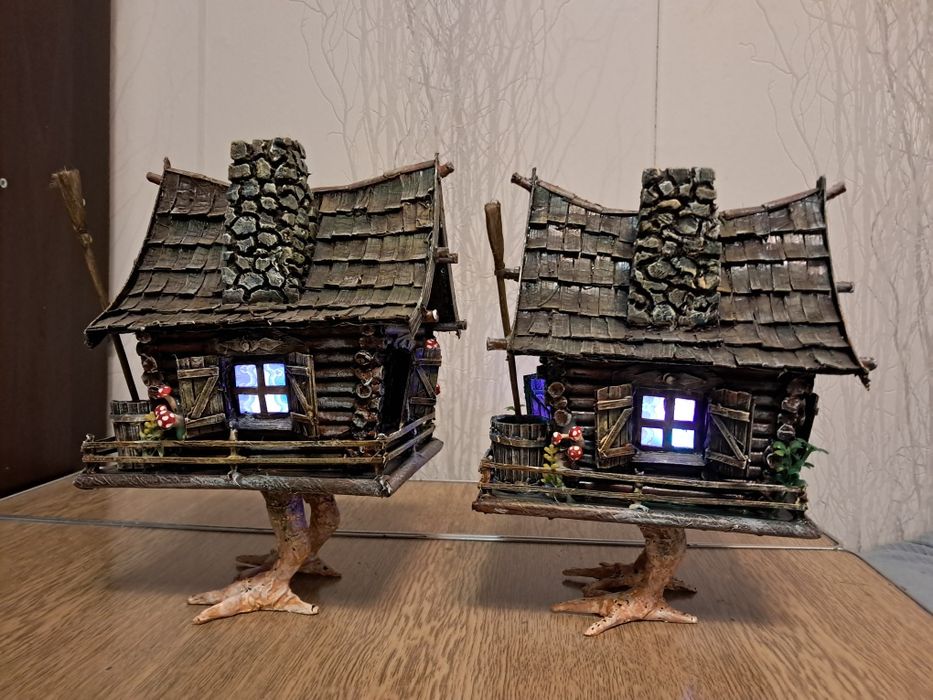 Избушка на курьих ножках (декор)