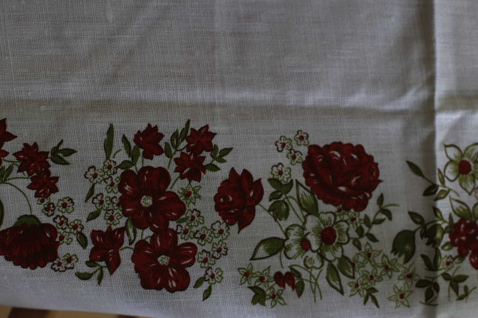 Obrus lniany biały, okrągły w drobne bordowe kwiaty - średnica 181 cm