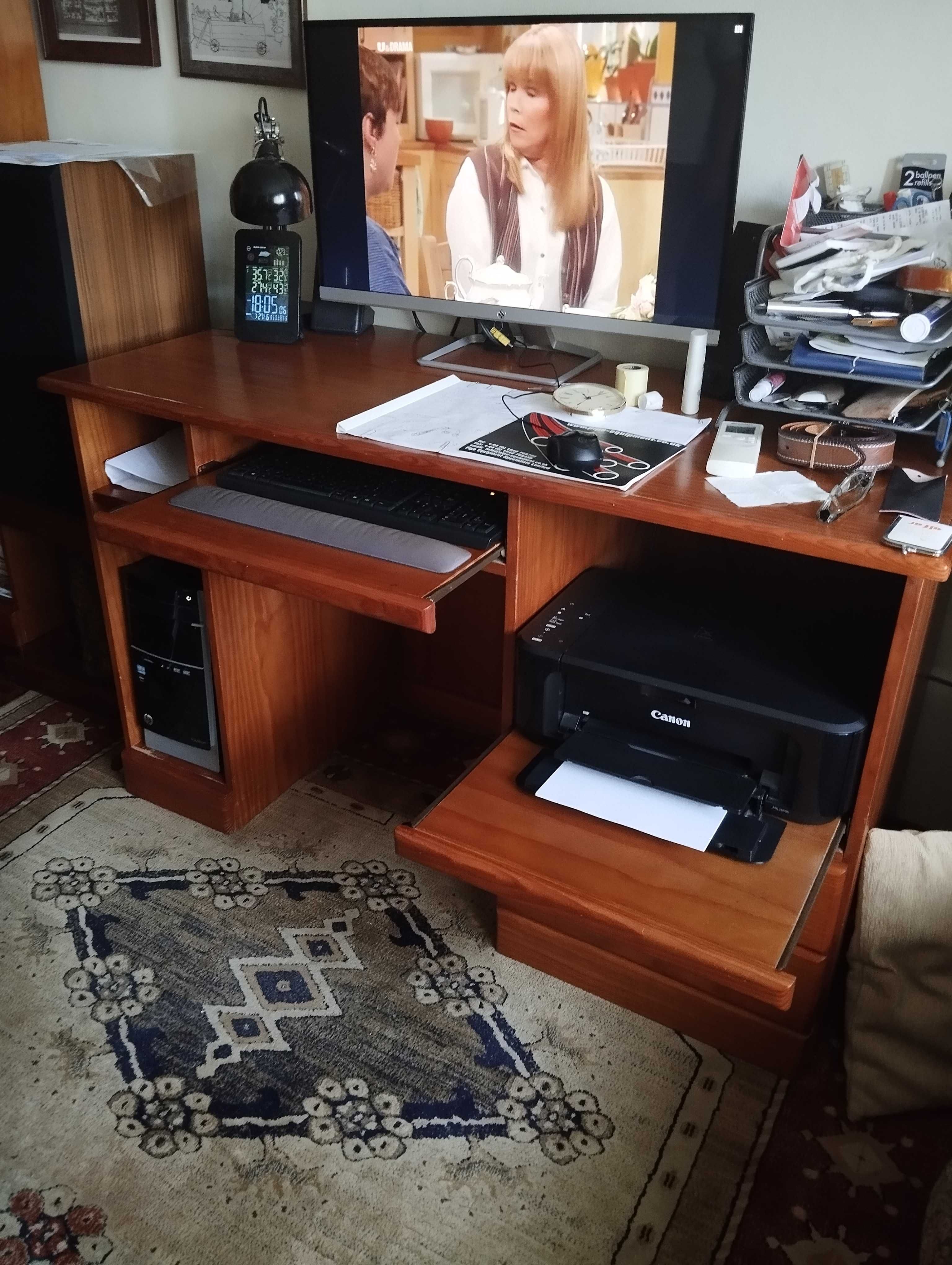 Secretaria de madeira
