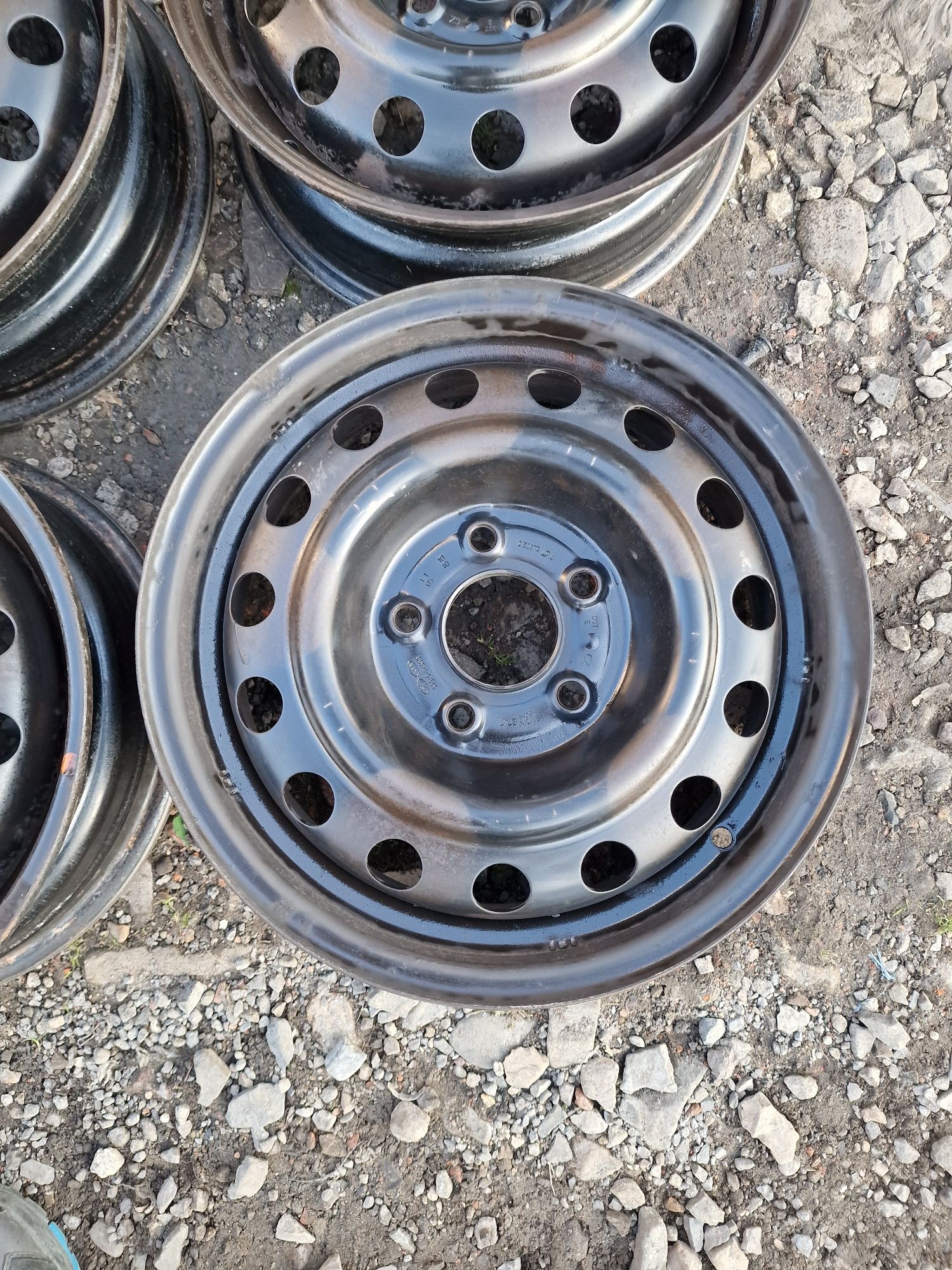 Felgi stalowe 15 5×114.3 Hyundai i20 i30 Santa Fe Kia Ceed Rio Orginał
