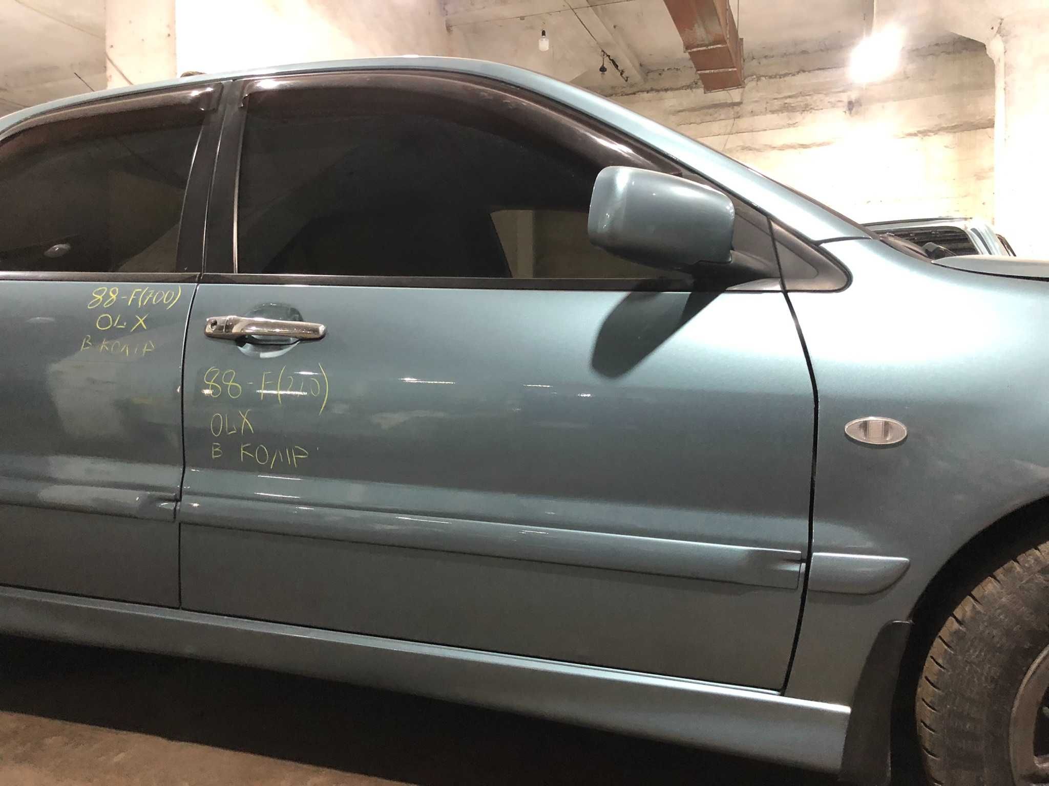 Дверка передня права для Mitsubishi Lancer 9