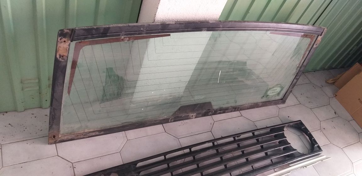 Vidro traseiro e grelha range rover