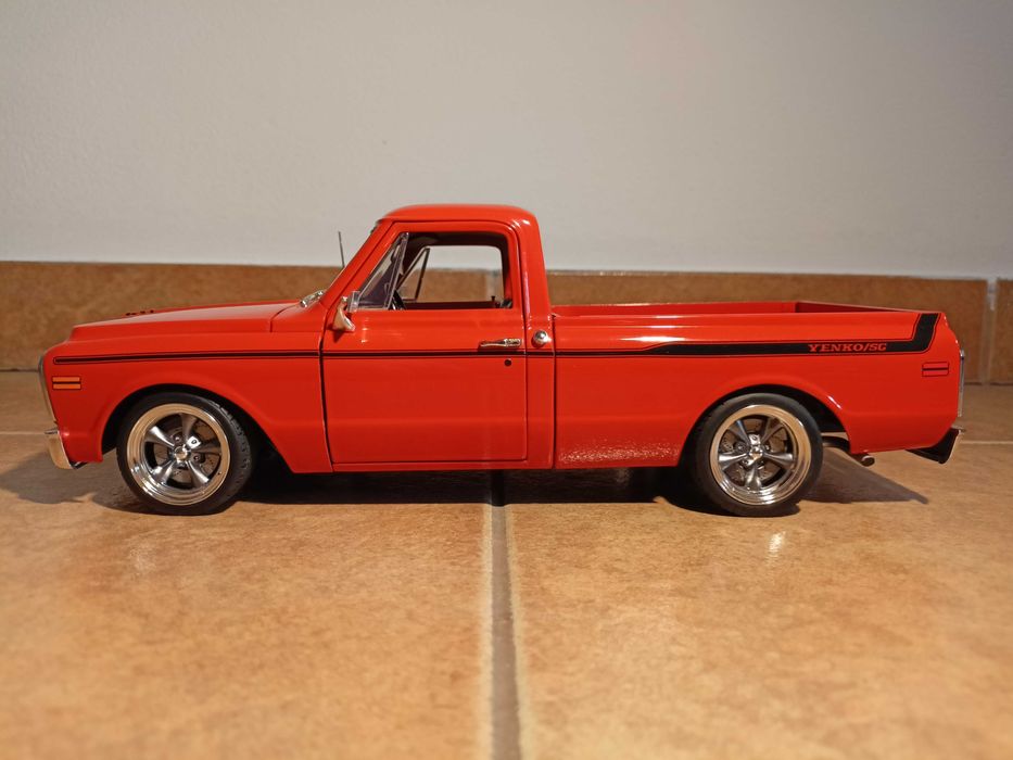 Chevrolet C10 Yenko 1969 model w skali 1:18 ACME/otwierane elementy