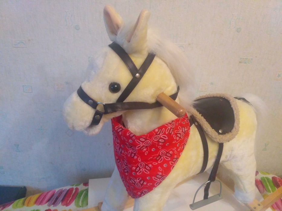 Конячка-гойдалка, музична.  Лошадка- качалка, музыкальная,