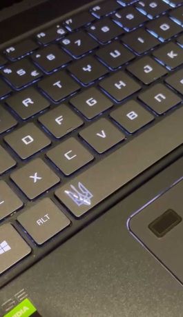 Гравировка на клавиатуре ноутбука Качественная гравировка клавиш ноута