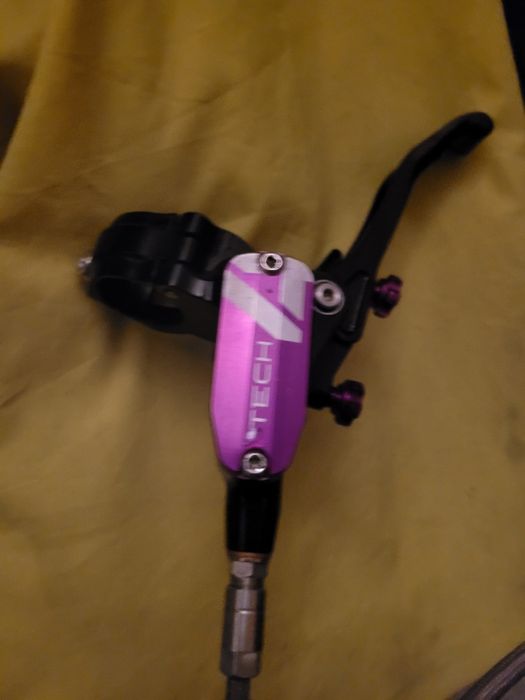 Hamulce hope tech4v4 stalowym oplocie