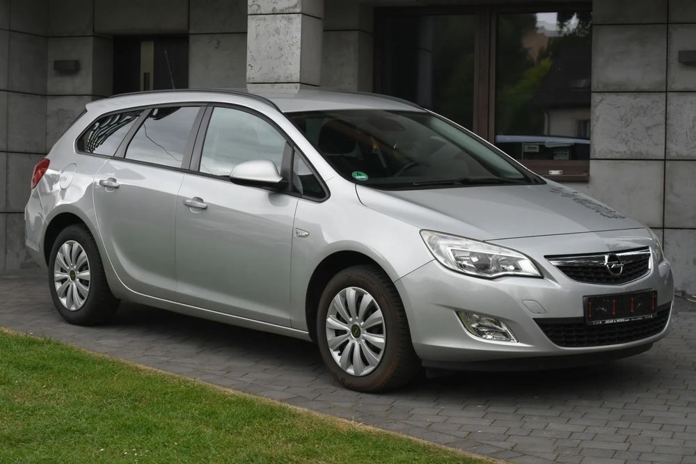 Opel Astra Astra J Kombi 1.4T 140km Automat Udokumentowany Stan Bdb