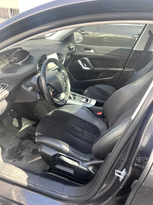 Peugeot 308 PureTech 130 EAT8 Allure Pack