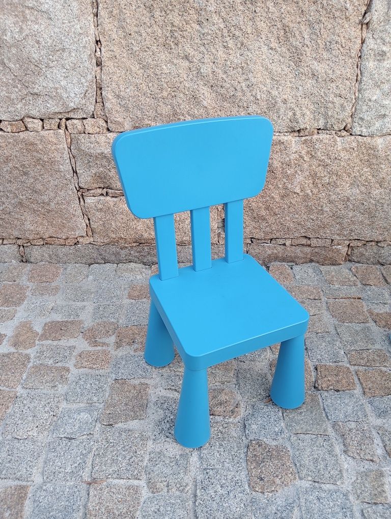 Conjunto mesa e cadeira criança