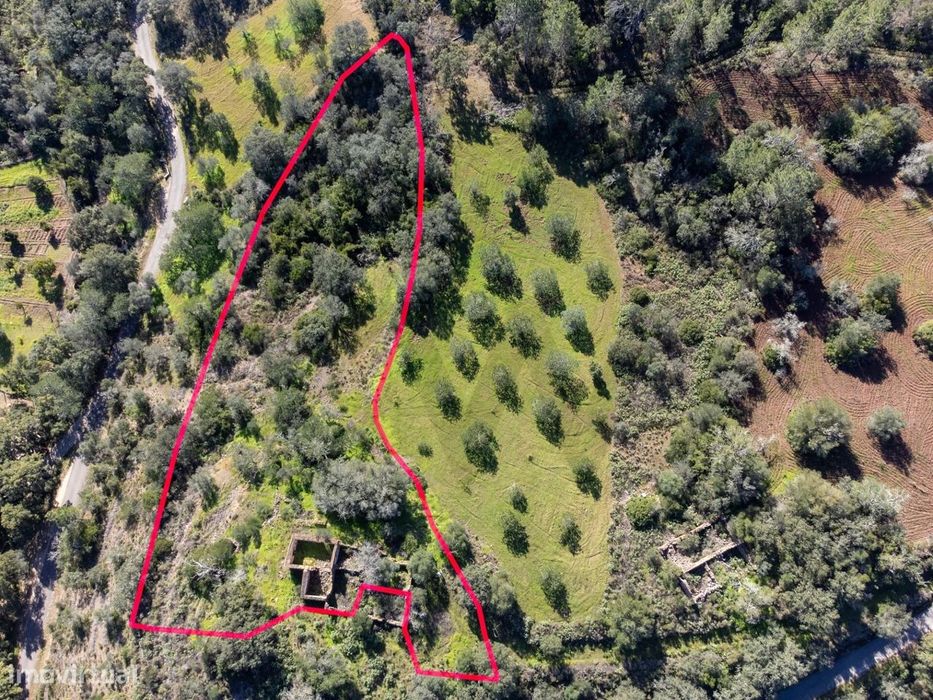 Terreno com área total de 1257m2 com 2 Ruínas – Querença - Loulé