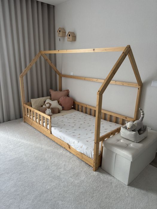 Cama Montessori casinha, com colchão