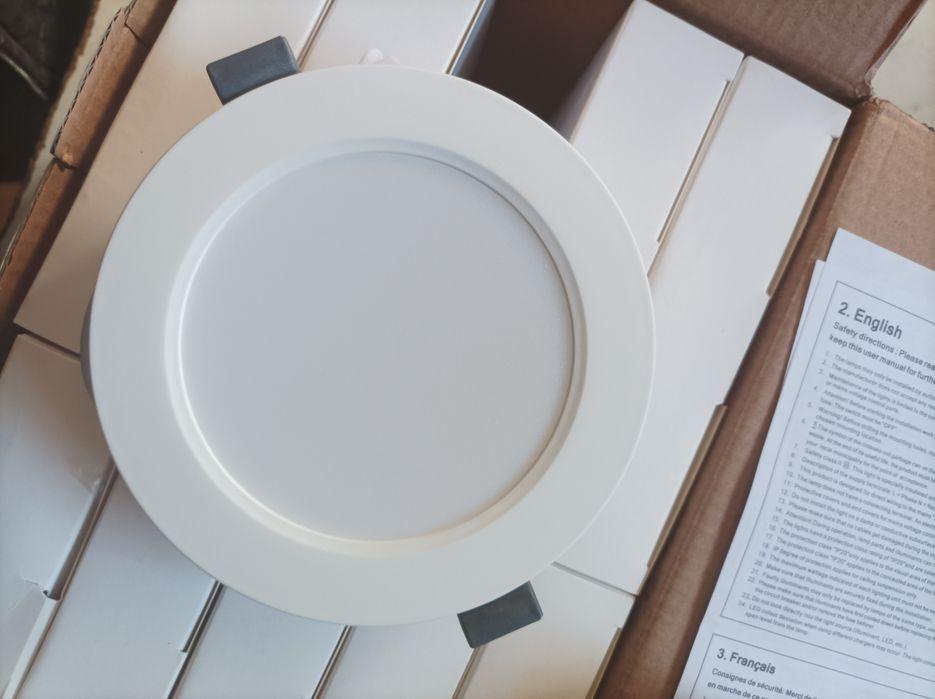 halogen sufitowy , LED