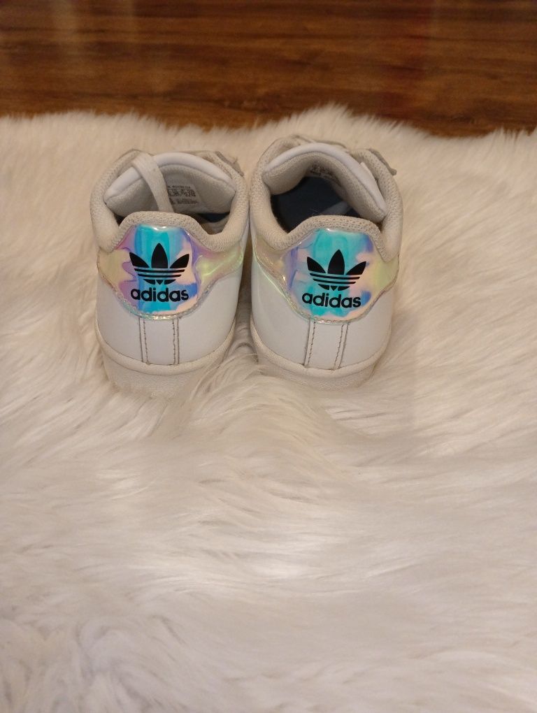 Buty sportowe damskie adidas SuperStar r.36 białe z holo