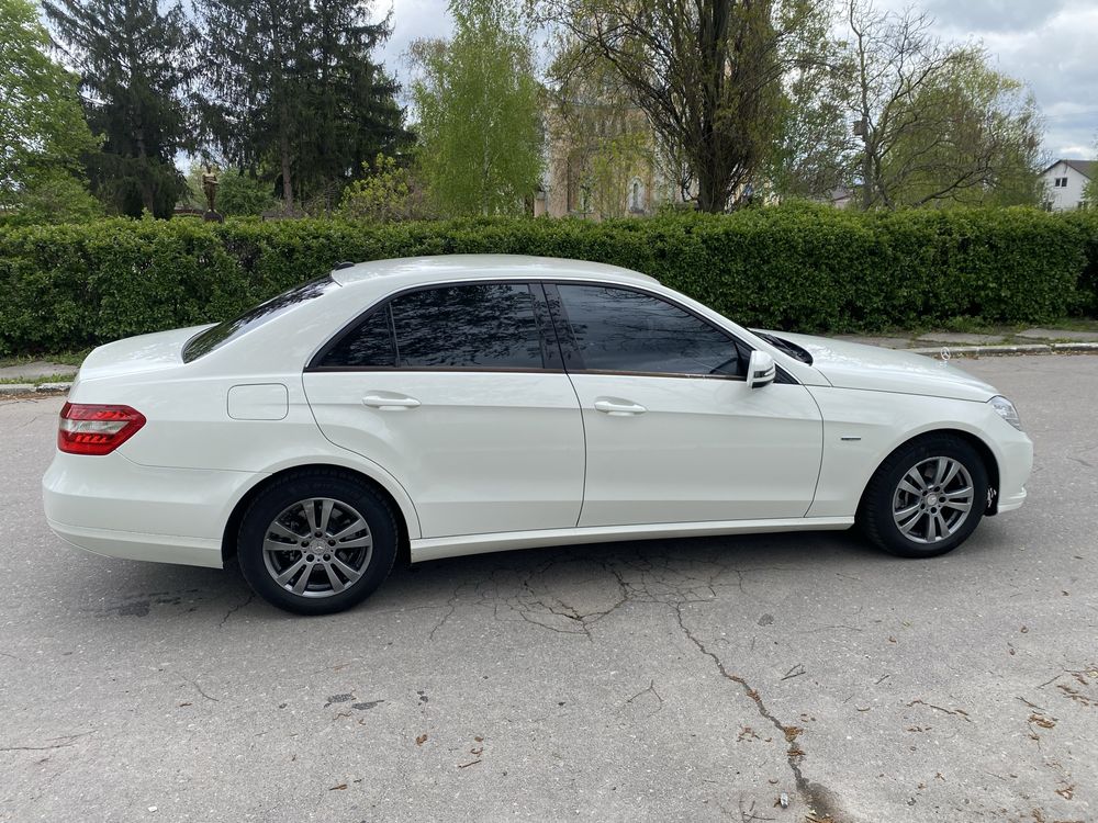 Продам Mercedes-Benz E200 2009 рік 2.2 дизель акпп