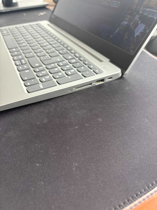 Portátil Lenovo ideapad 15.6"