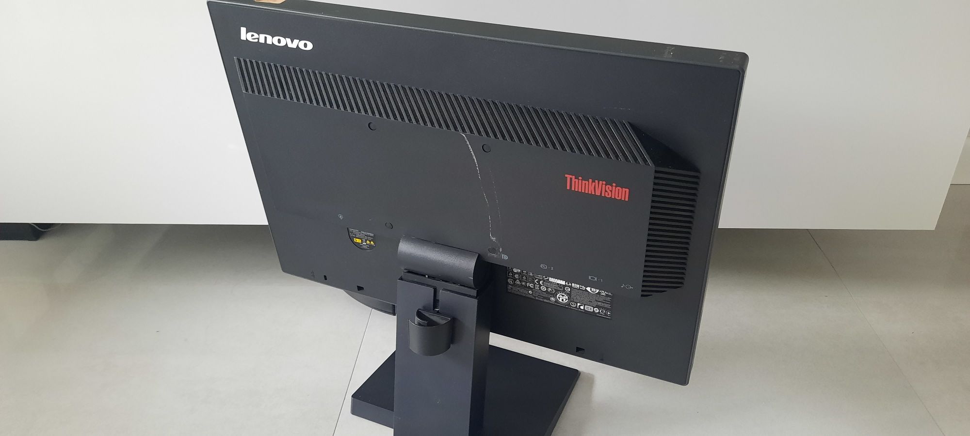 Monitor Lenovo ThinkVision 19" LED LCD