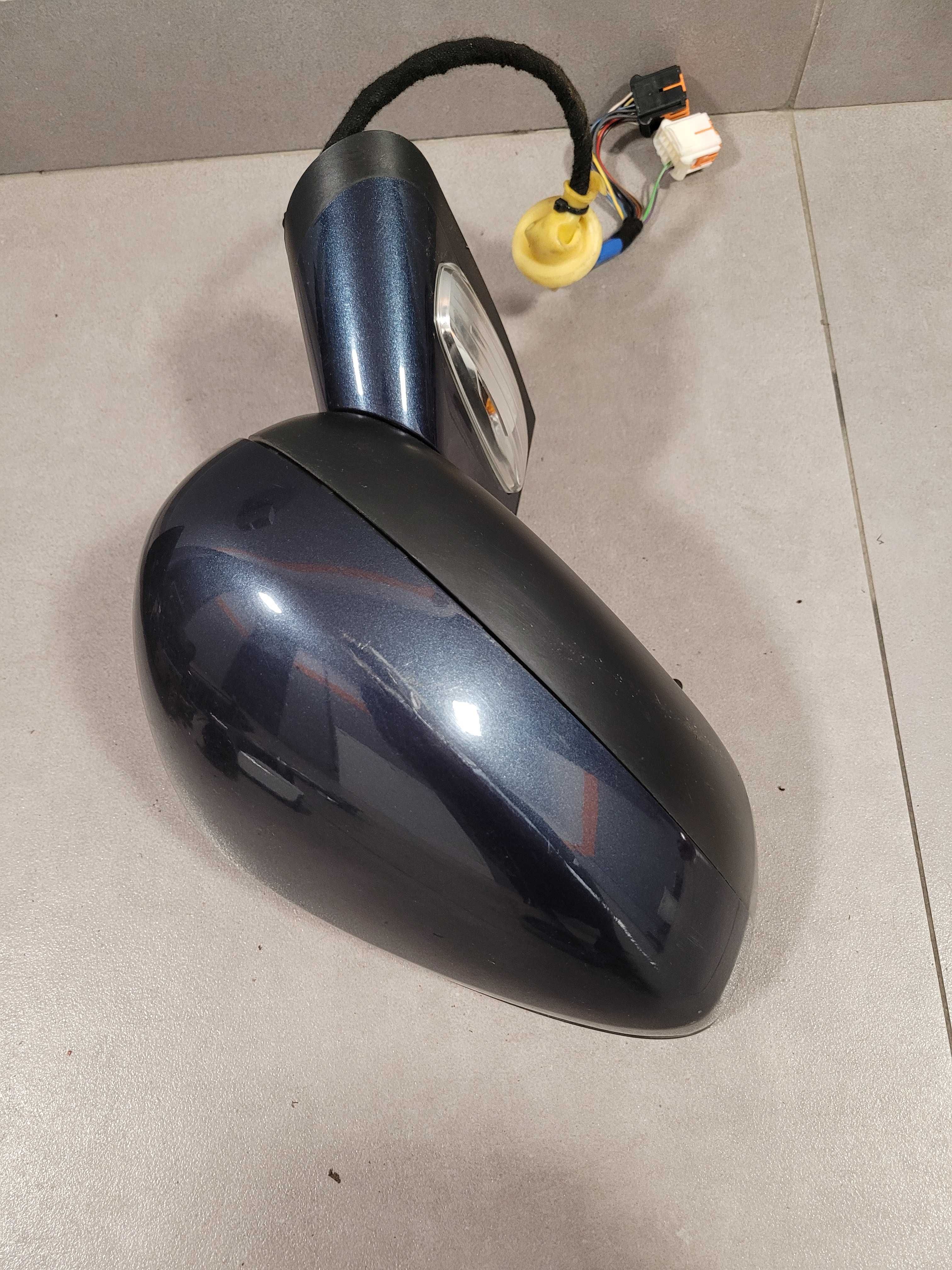 Lusterko prawe Citroen C4 II B7  kod lakieru KGN z kierunkowskazem