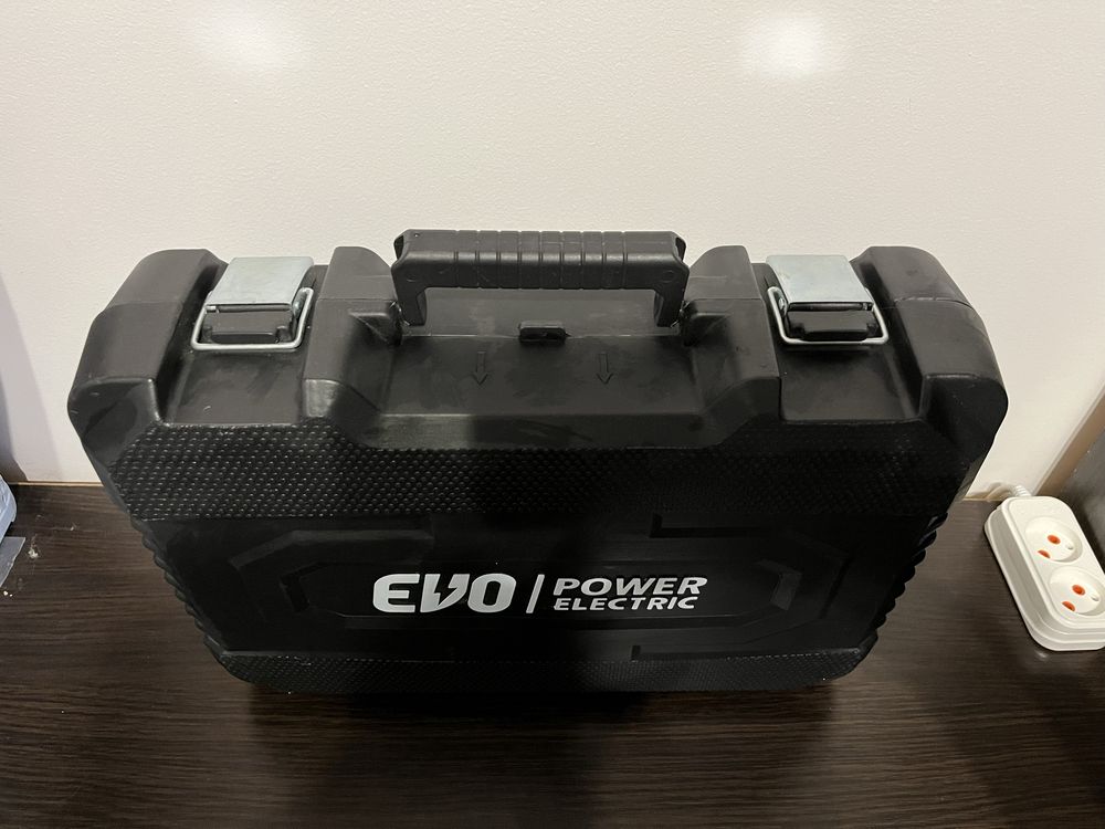 Перфоратор EVO power electric BHD2803QCC