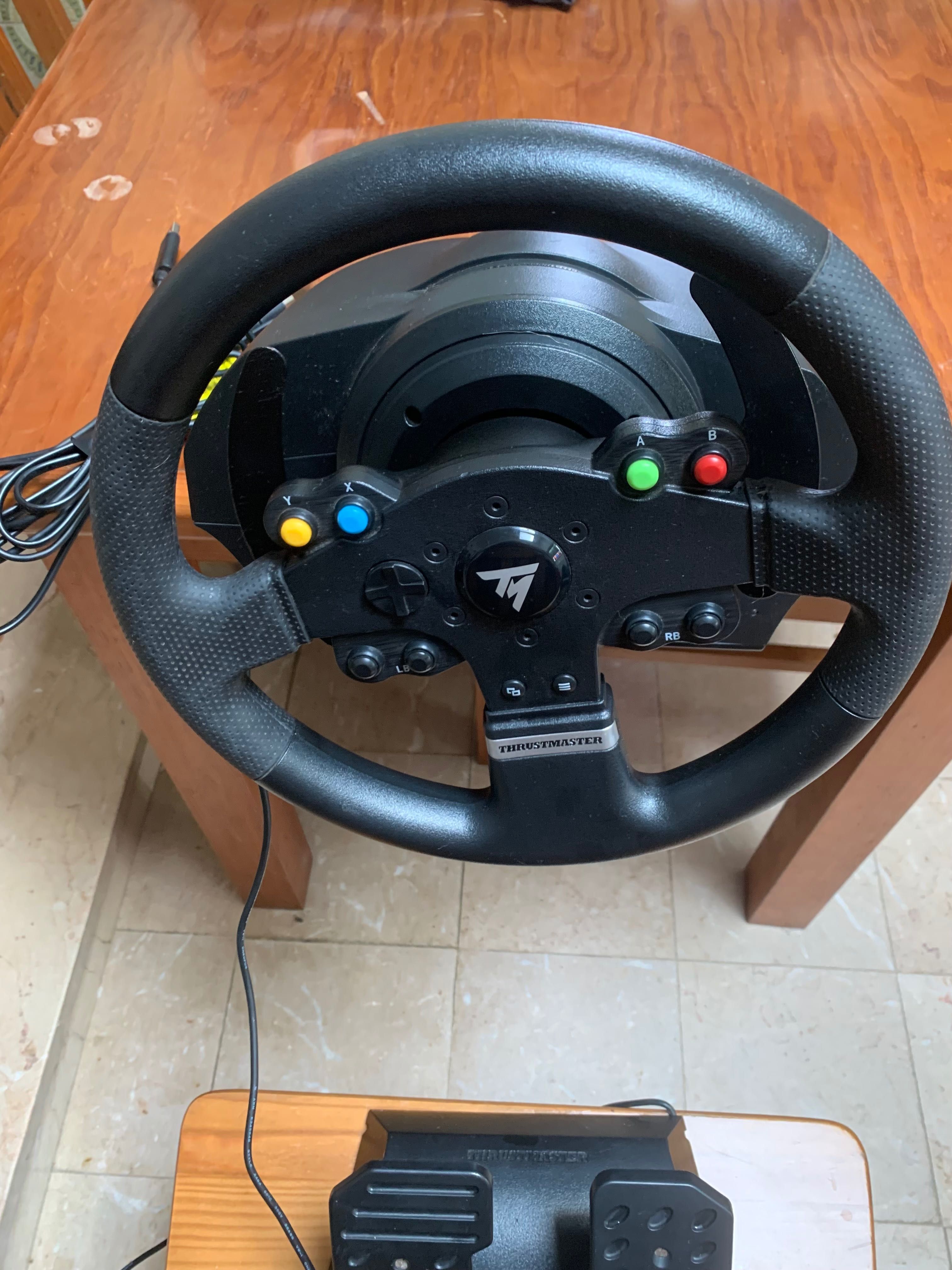 Volante com pedais Thrustmaster