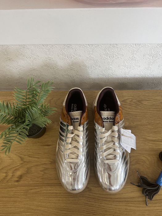 Оригінальні кросівки adidas originals x wales bonner mn samba mettalic