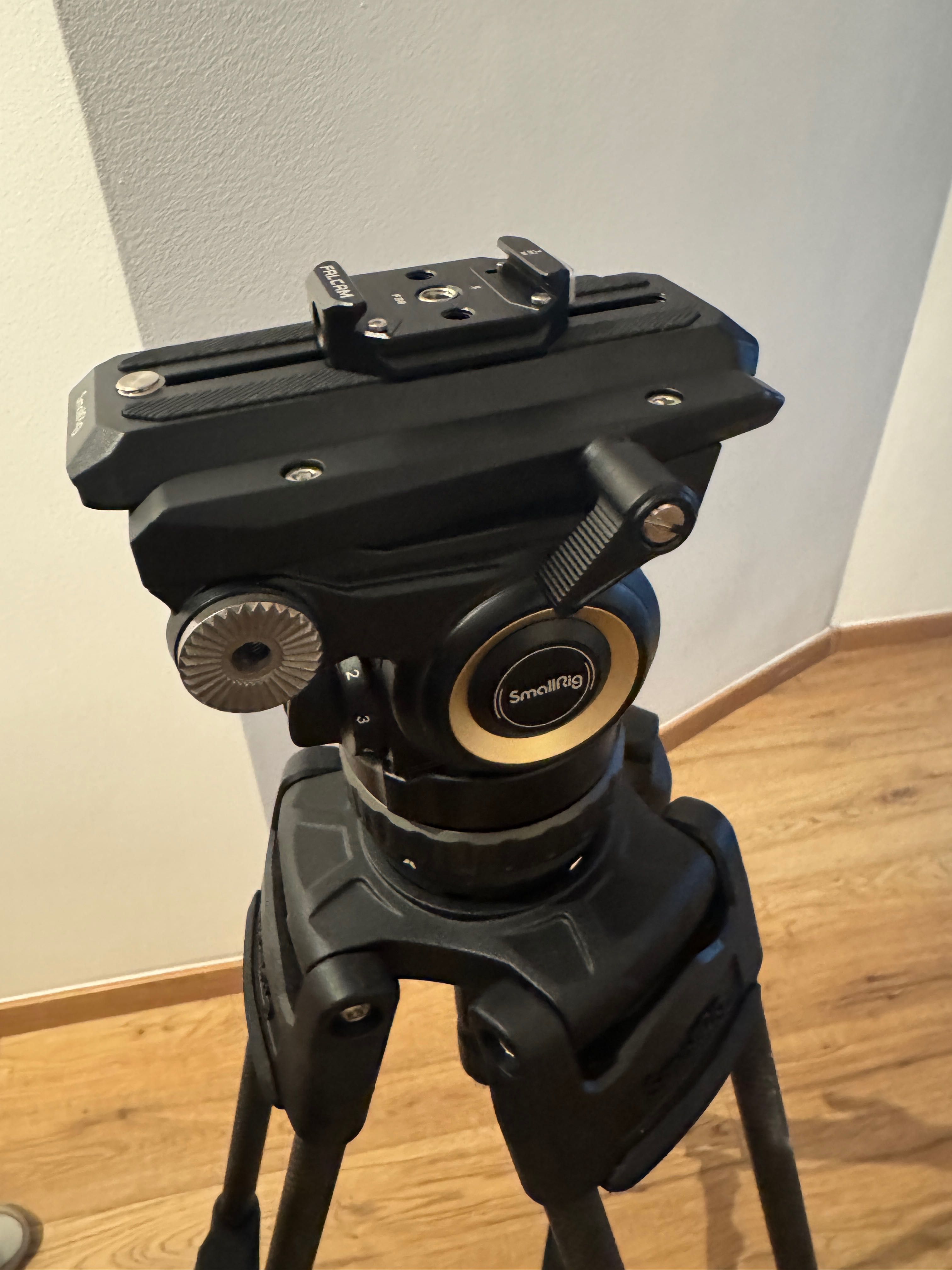 Sprzedam statyw SmallRig 4465 z głowicą AD-Pro8 – Carbonowy - Nowy