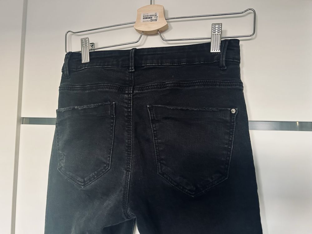 Jeansy skinny Reserved 36