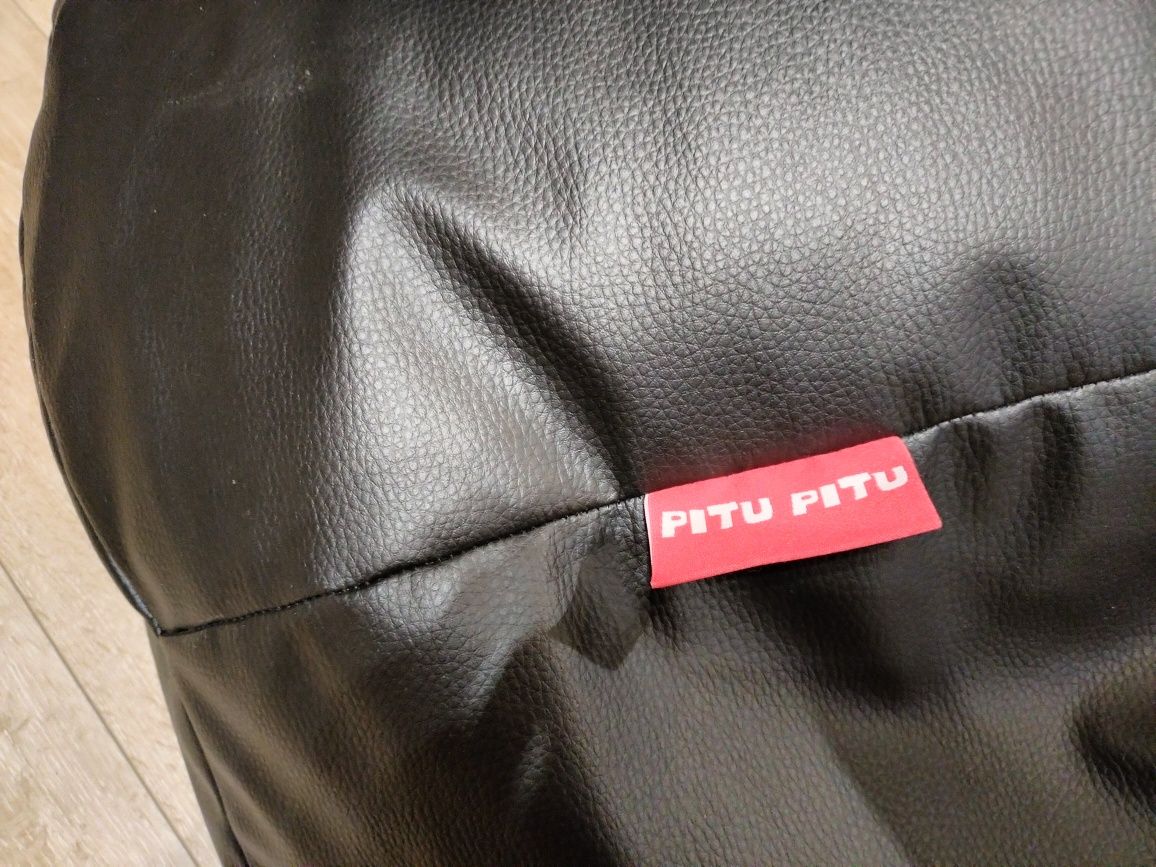 Pufa pitu pitu skóra czarna