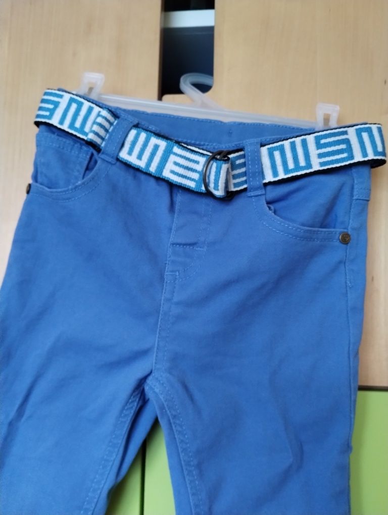 Spodnie chłopięce niebieskie r.98