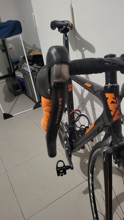 Ktm strada 5000 em carbono