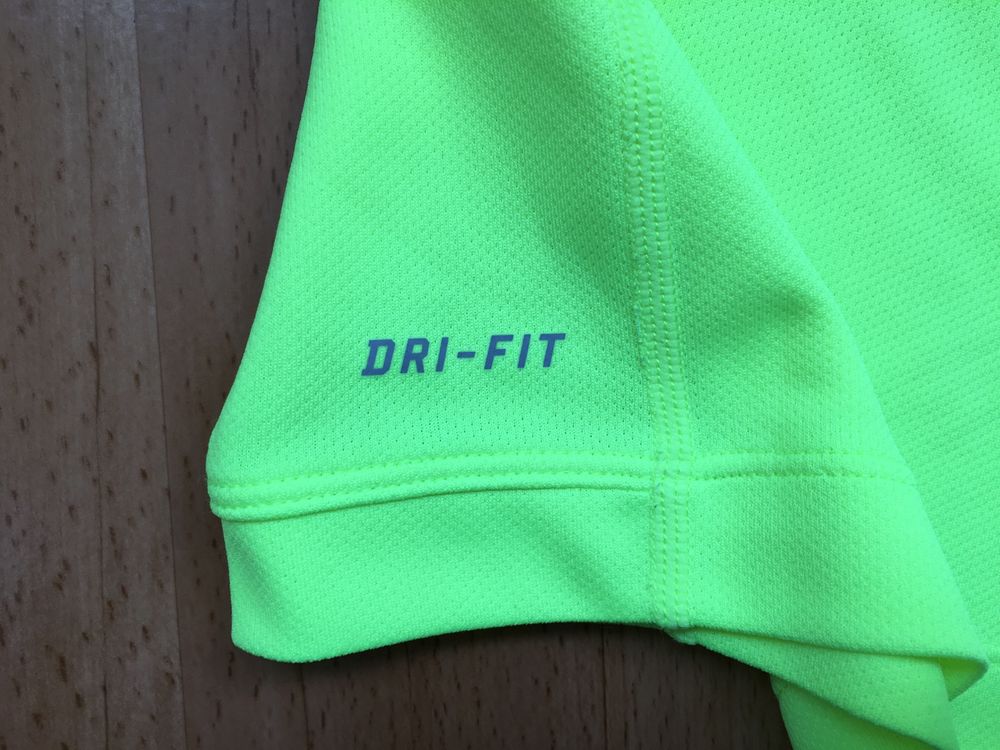 Футболка спортивна Nike Dri-Fit